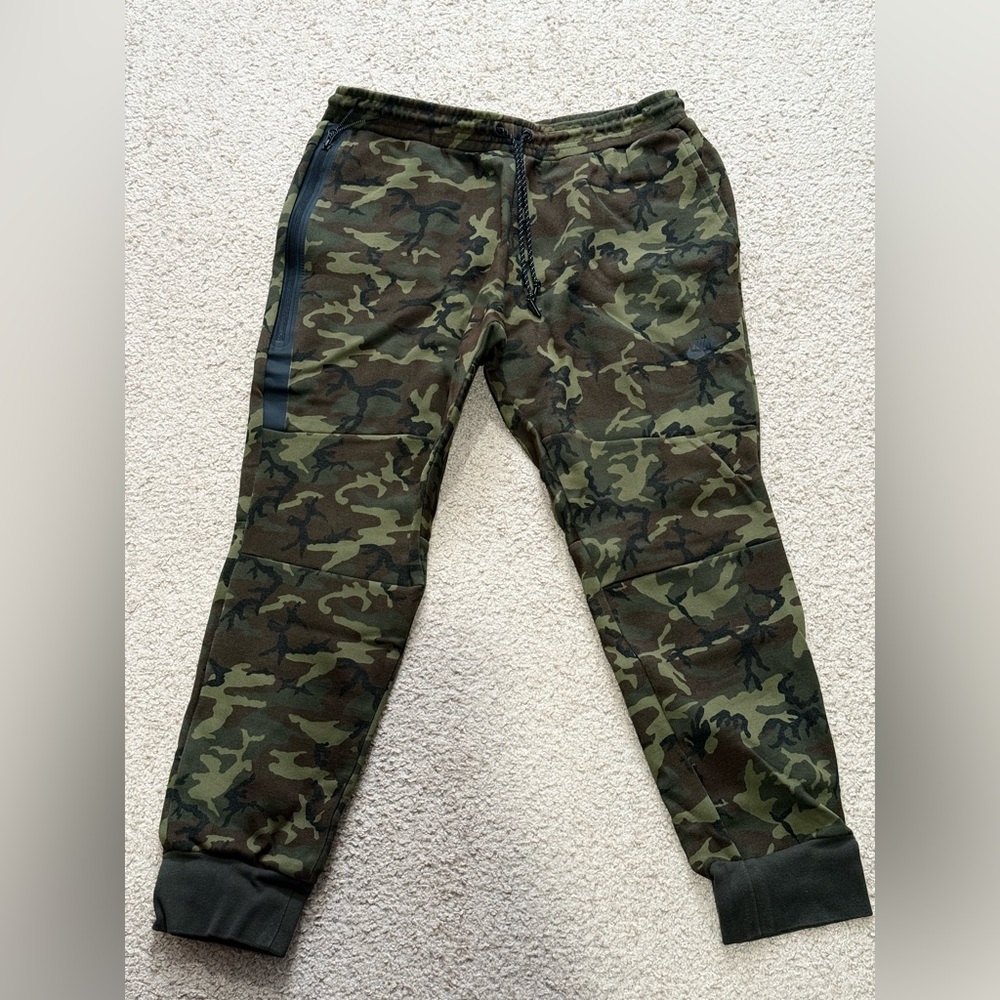 Nike Tech Fleece Sweatpants Joggers - XL - Camo